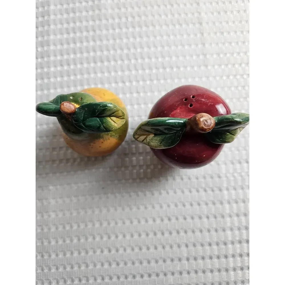 Sonoma By Sakura Apple Pear Salt & Pepper Shaker Fruit Kitchen Decor‎ Ceramic
